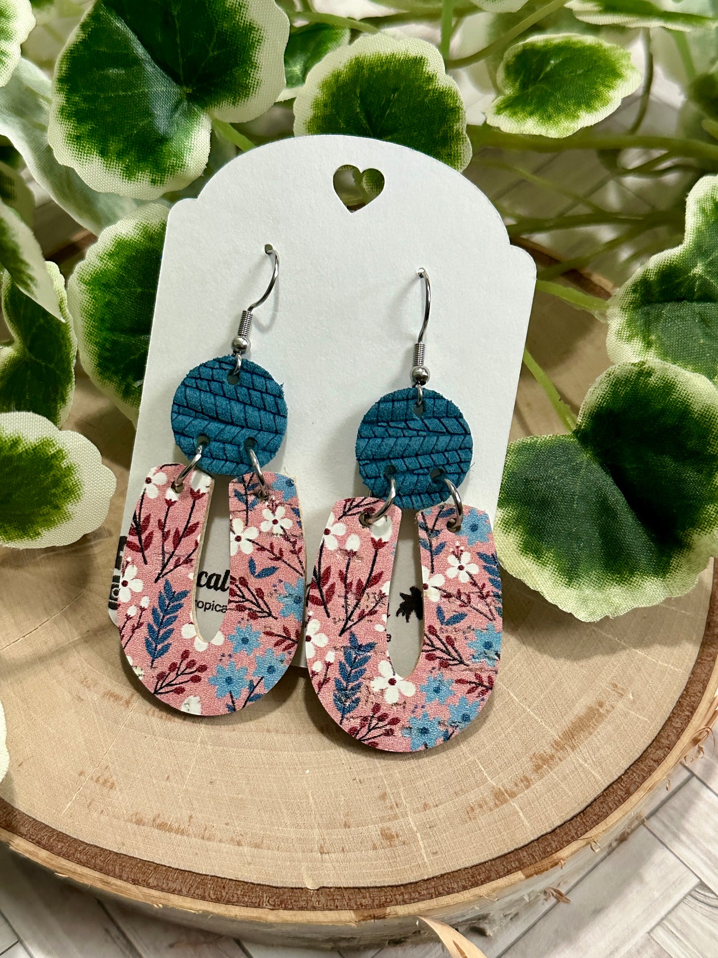 "U" Earrings - White/Blue Flowers on Pink