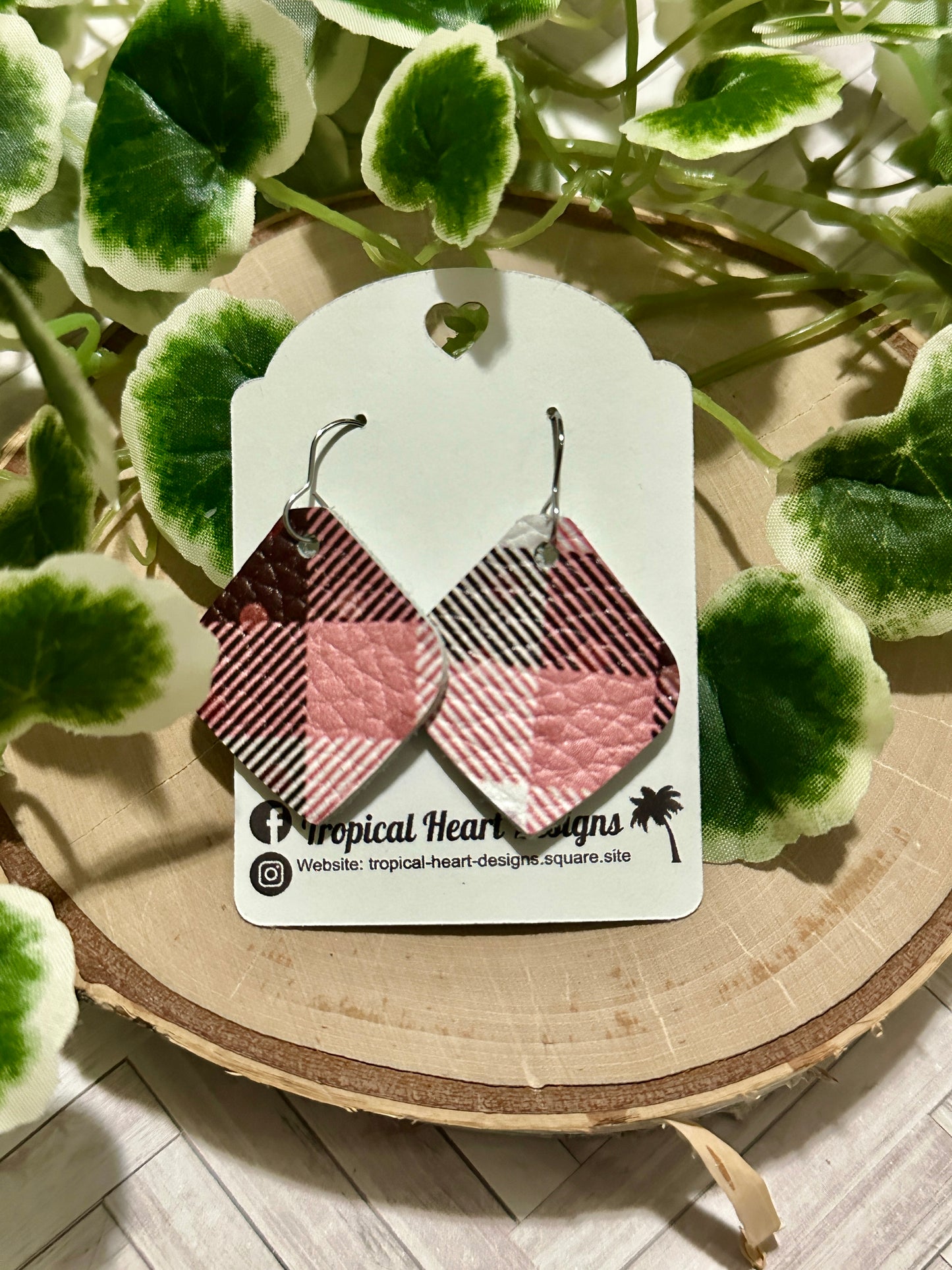 Rounded Diamond Earrings - Pink Plaid