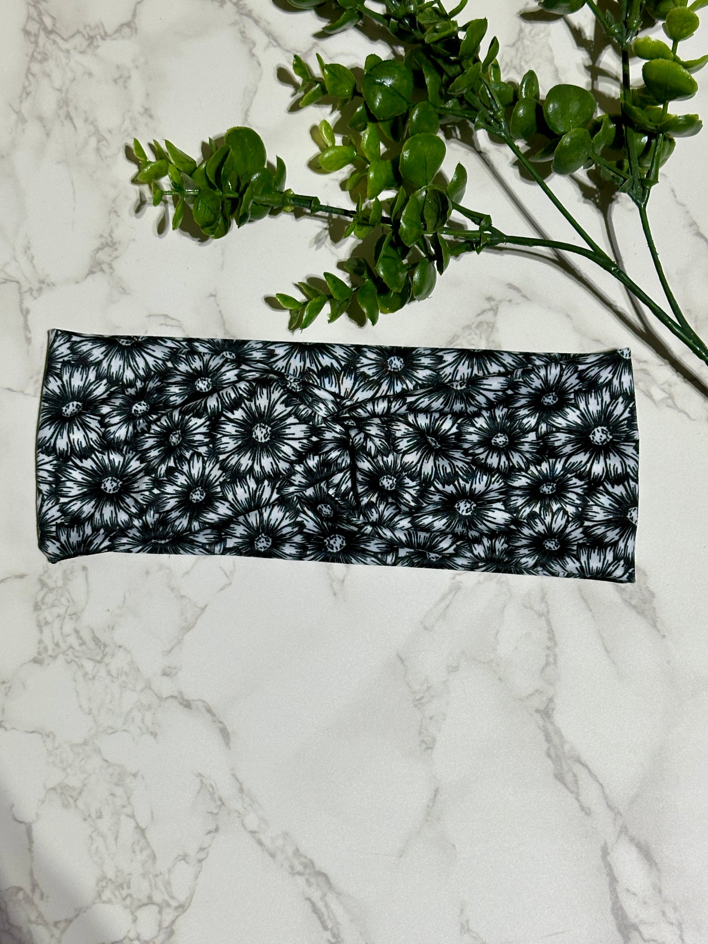 Black/White Flower Twist Headband