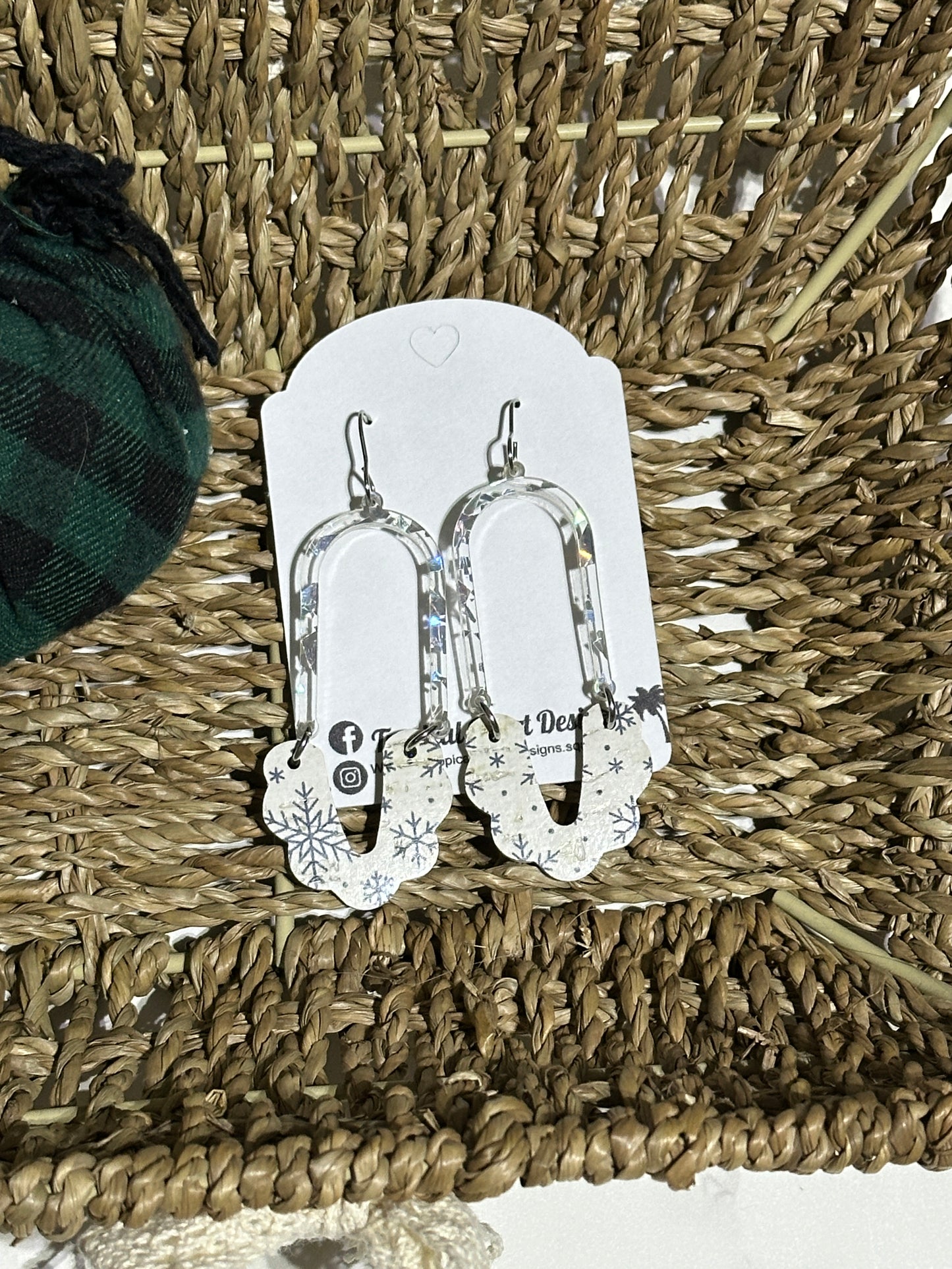 Snowflakes Scalloped U/Arch Earrings