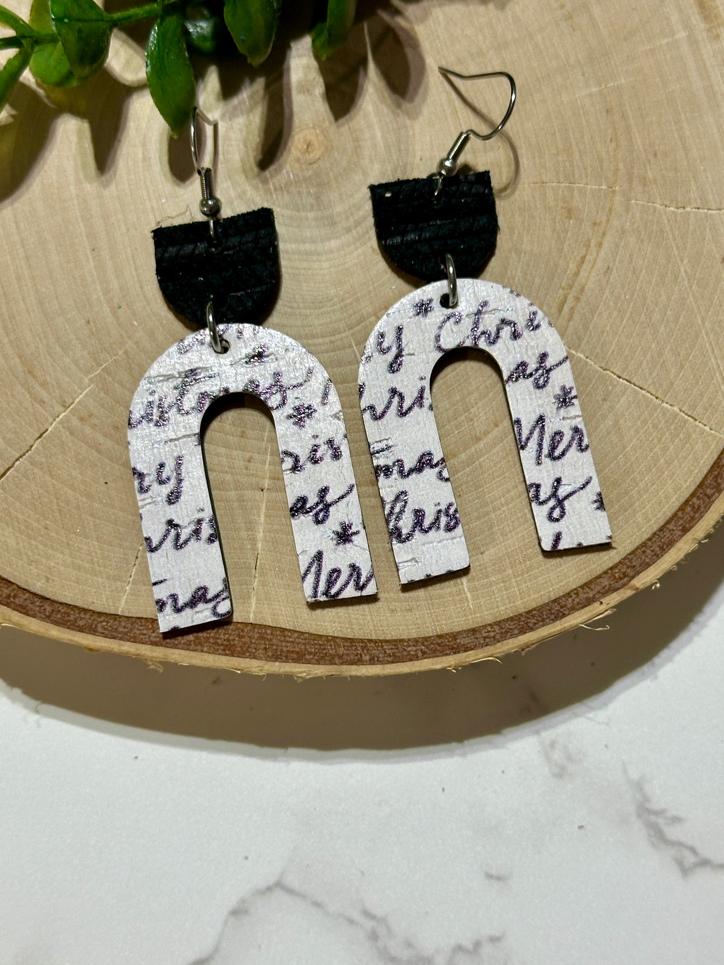 Open Arch Earrings - Black/White Merry Christmas