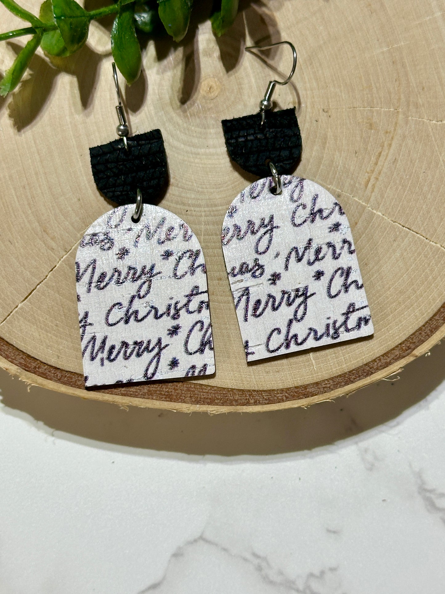 Closed Arch Earrings - Black/White Merry Christmas