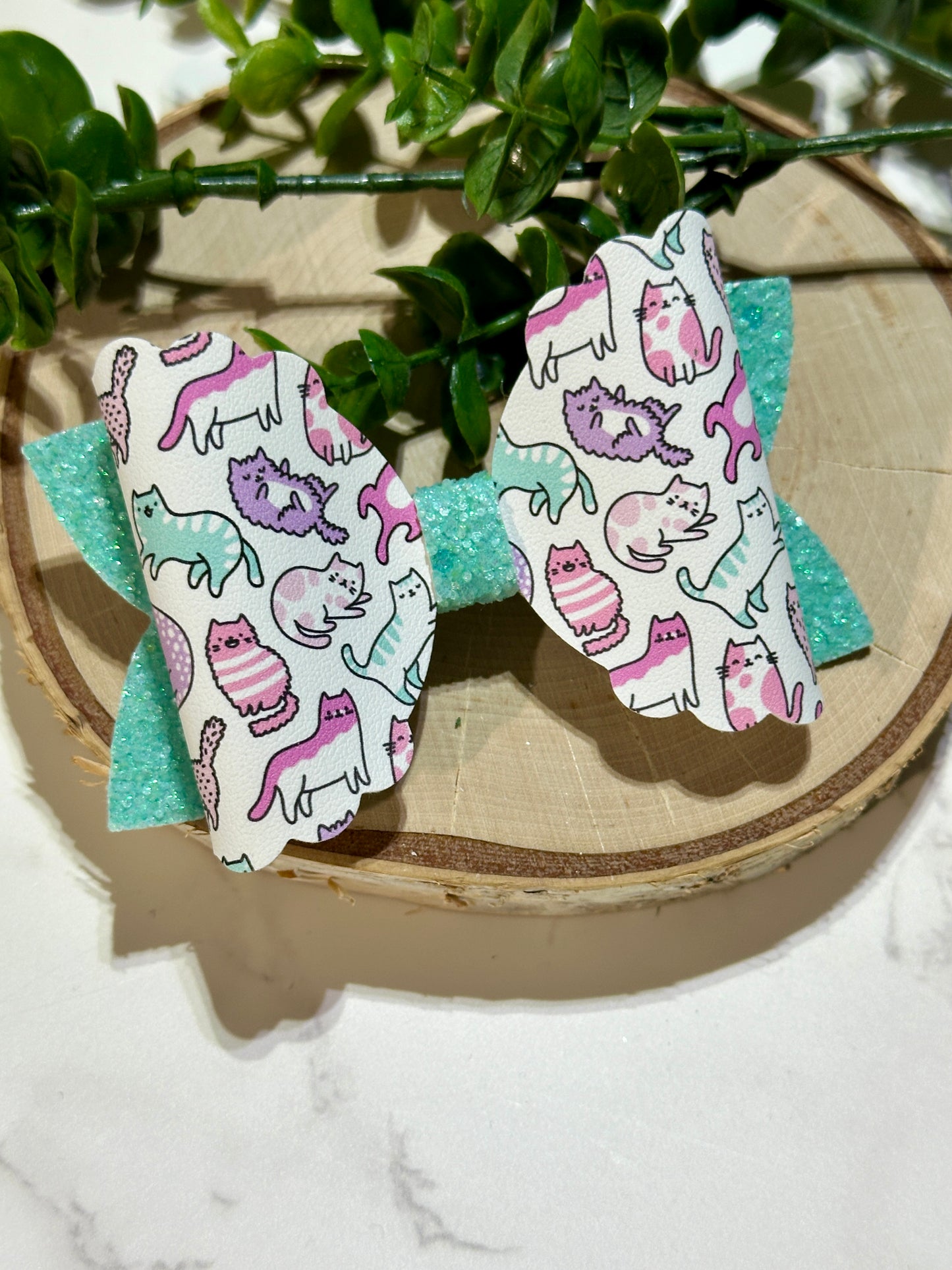 Fun Cat/Mint Glitter Hairbow