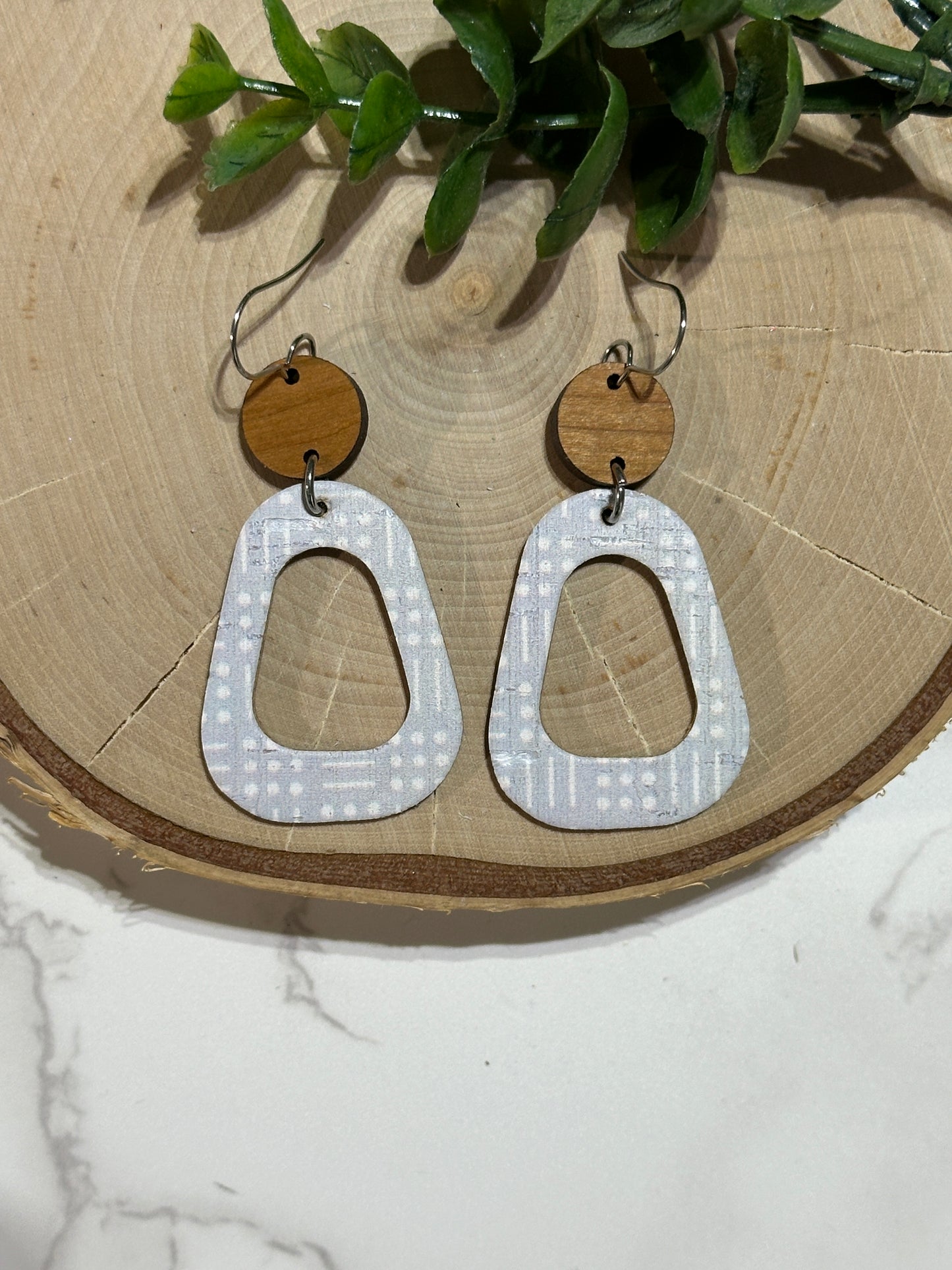 Rounded Triangle Earrings - Grey Dashes