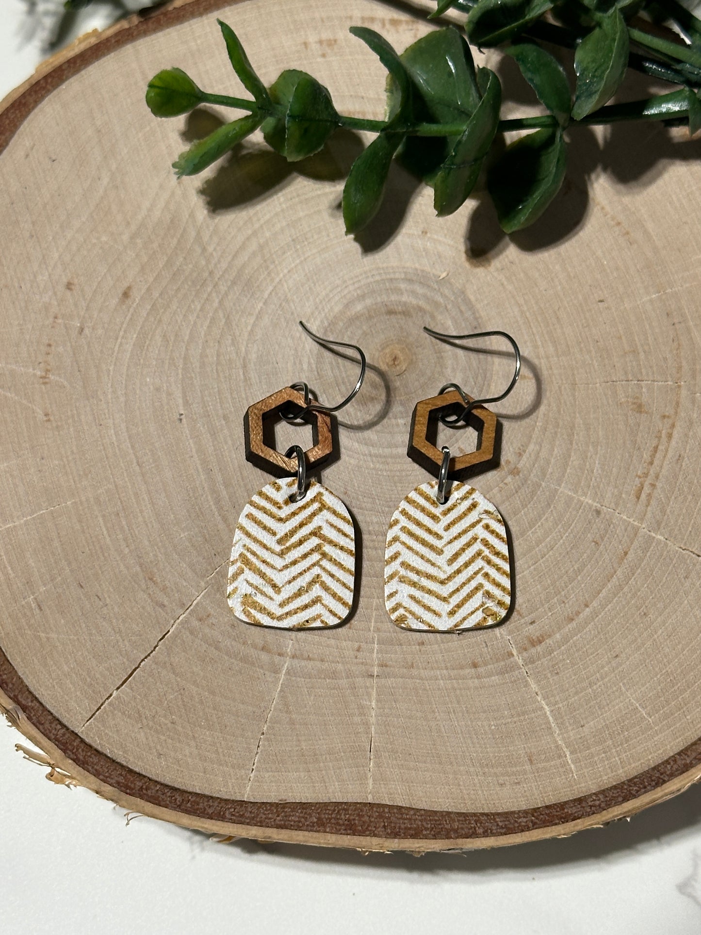 Mini Closed Arch/Connector Earrings - Neutral Chevron