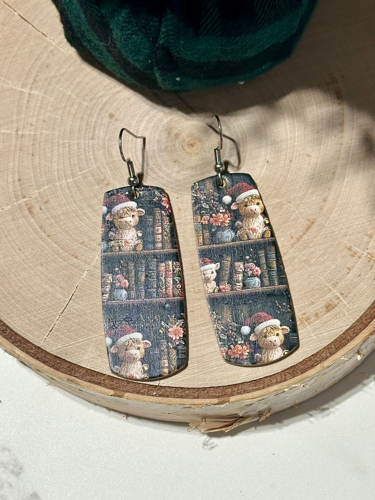 Bar Earrings - Christmas Bookshelf