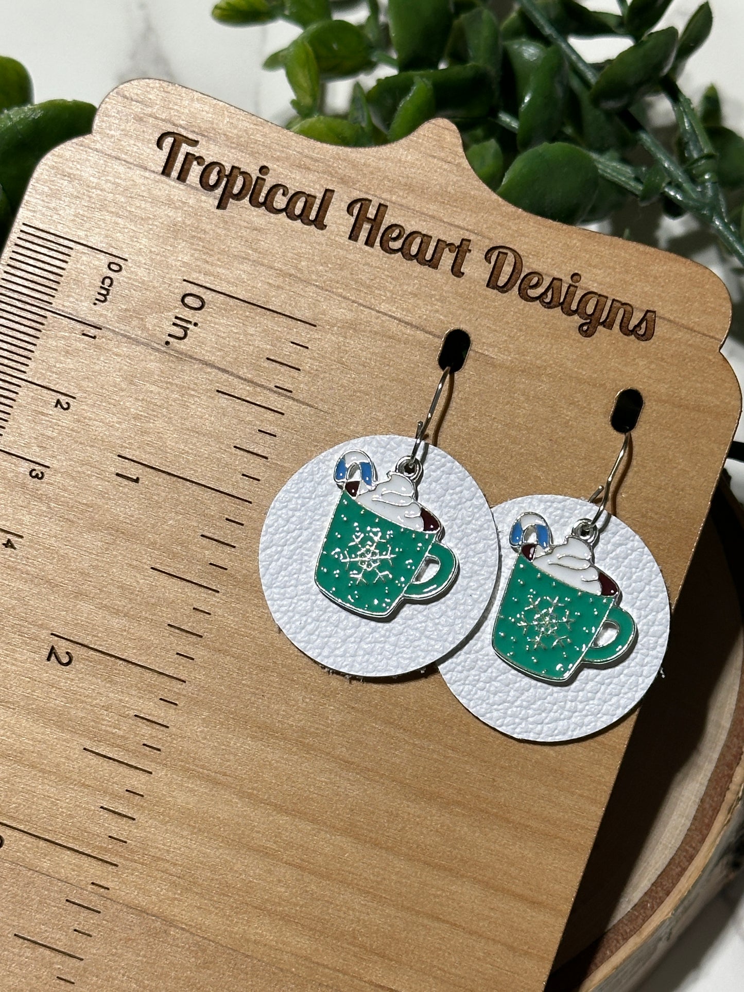 Winter Mug/White Circle Earrings