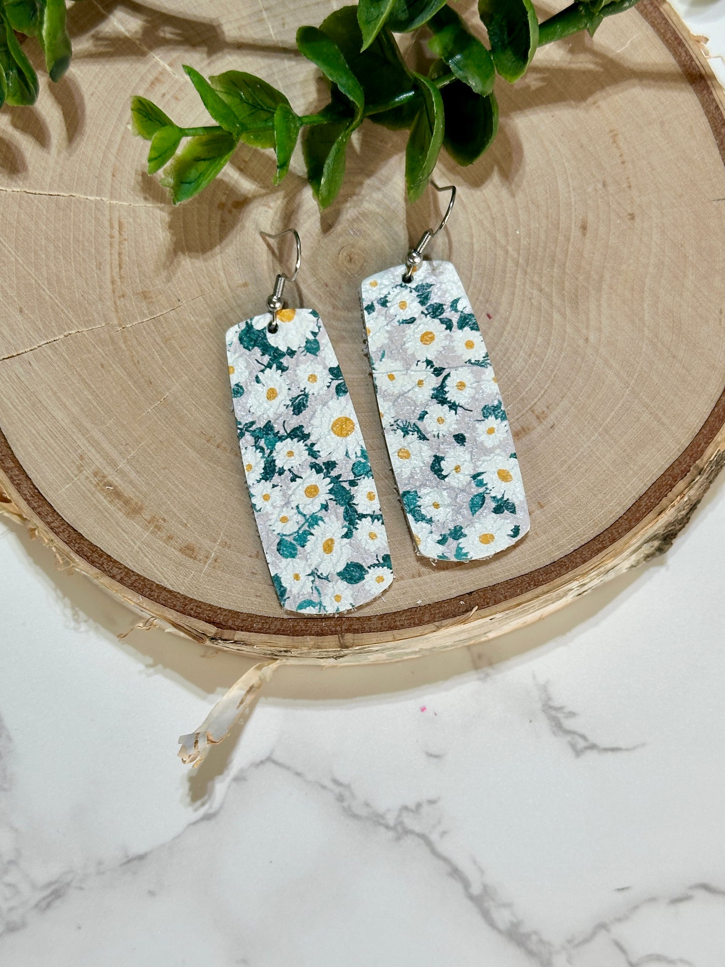 Bar Earrings - Daisy on Green