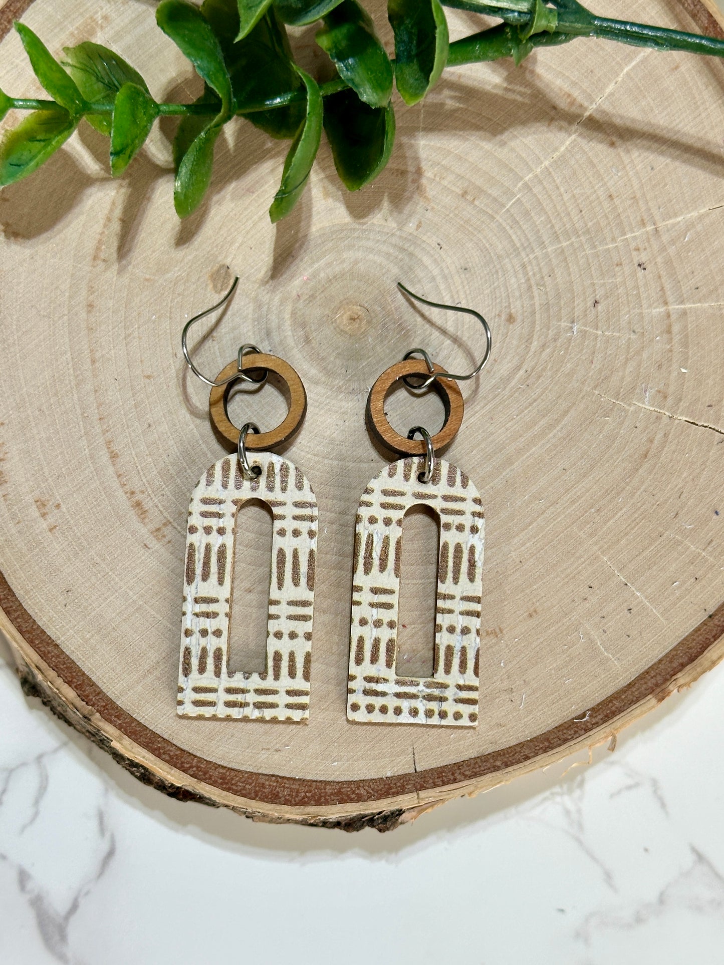 Open Arch Connector Earrings - Neutral Beige Dashes