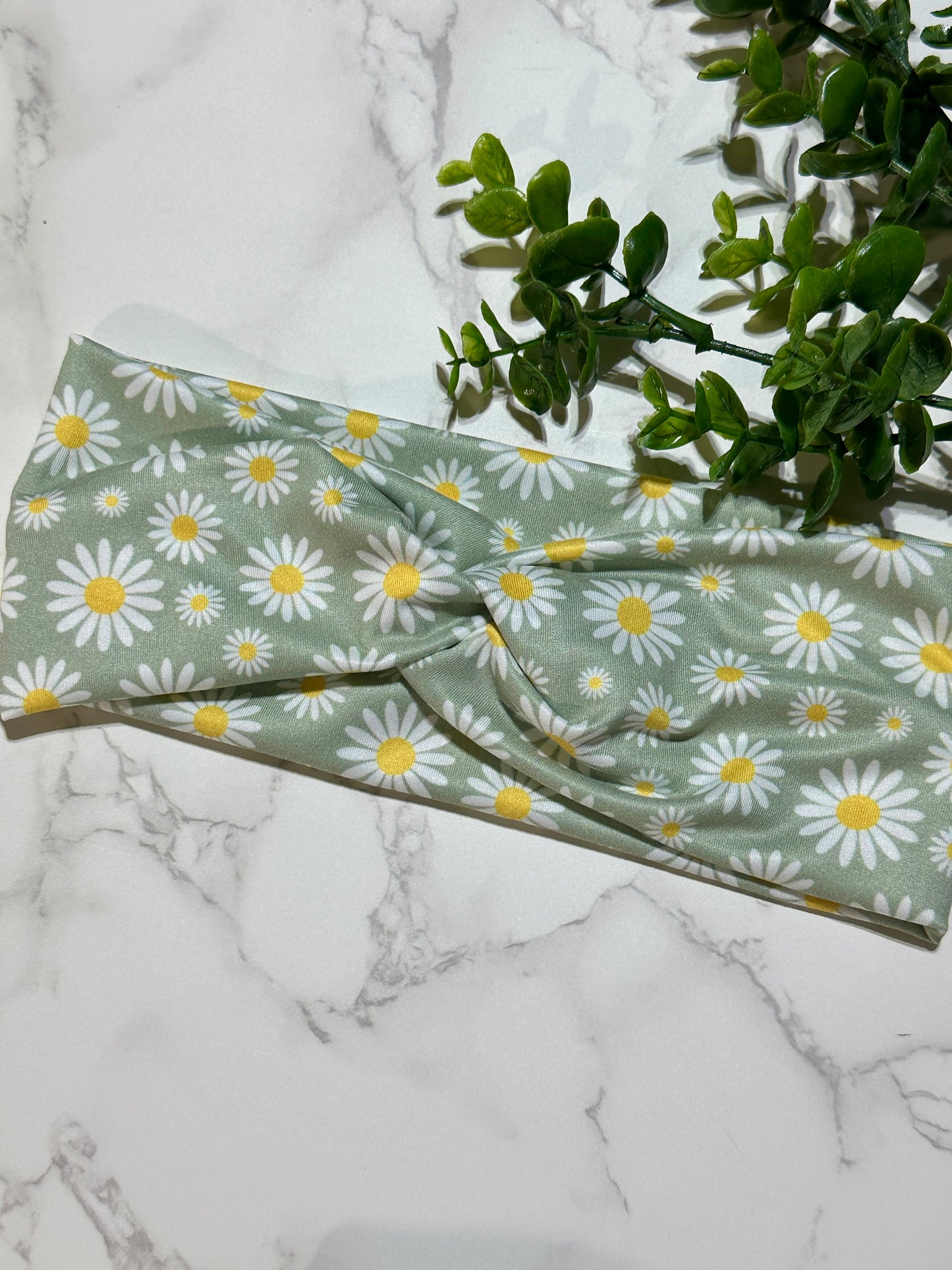 Daisies on Light Green Twist Headband