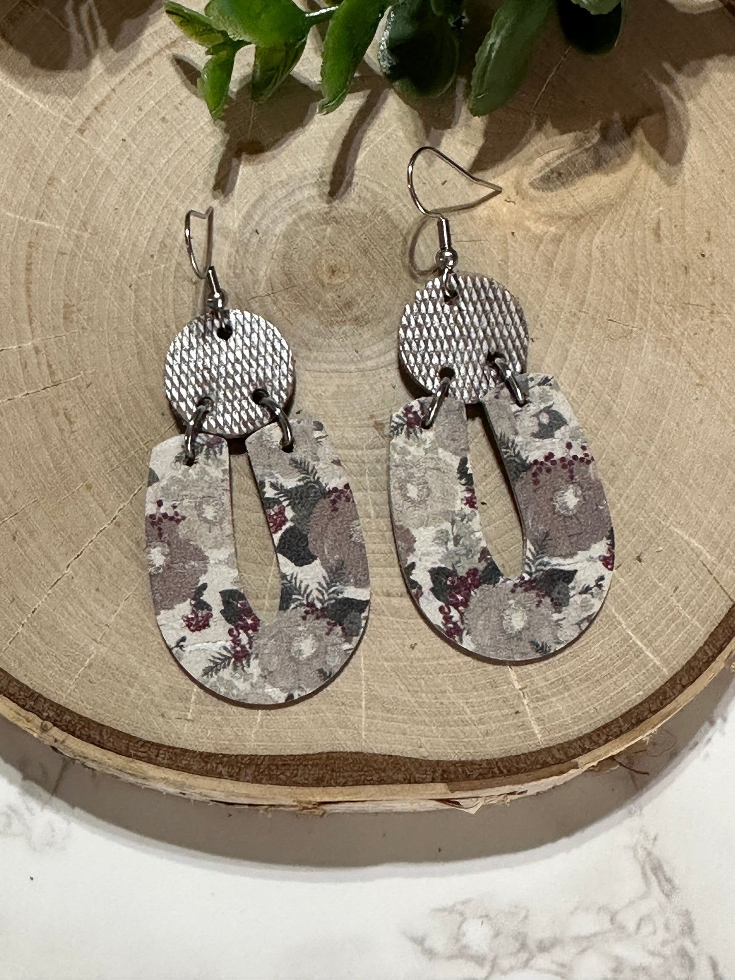 Grey Tone Christmas Flowers U Earrings