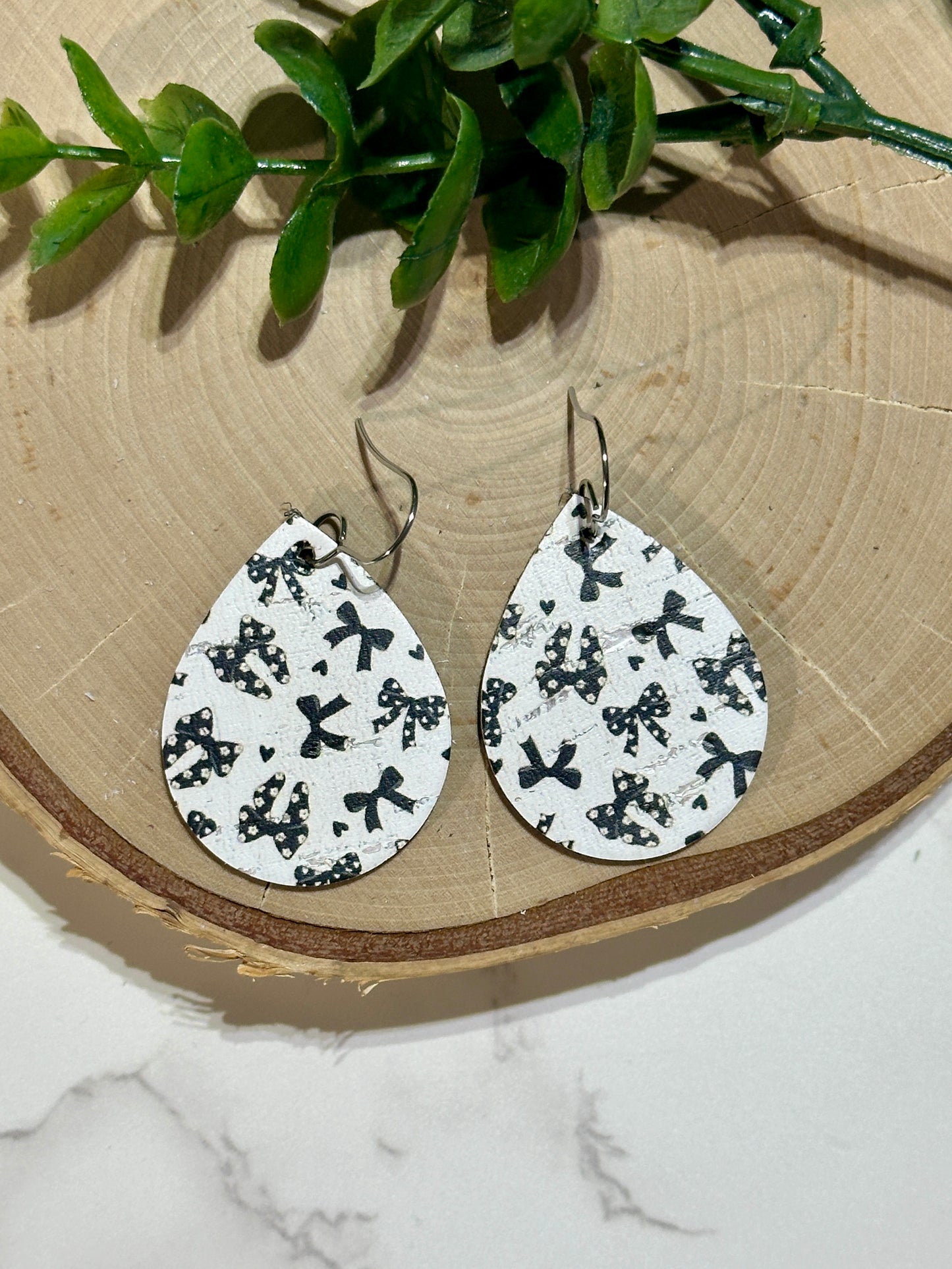 Small Teardrop Earrings - Black/Dots Coquette Bows