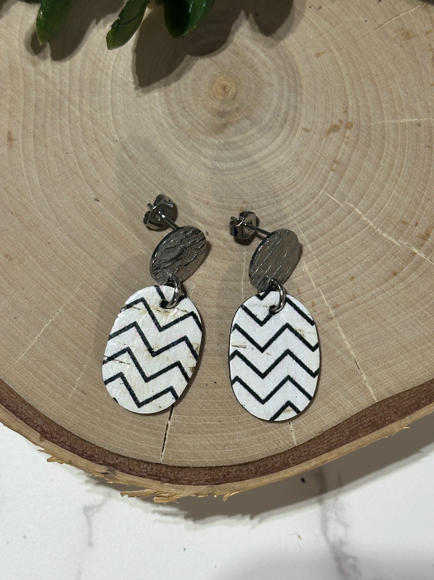 Mini Oval/Connector Earrings - Black zigzag on White