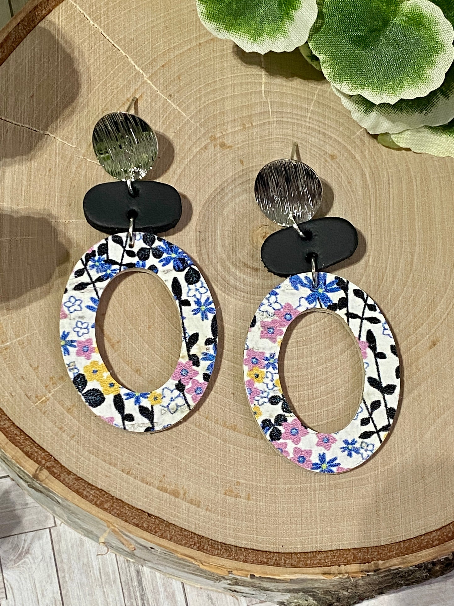 Floral elegant earrings
