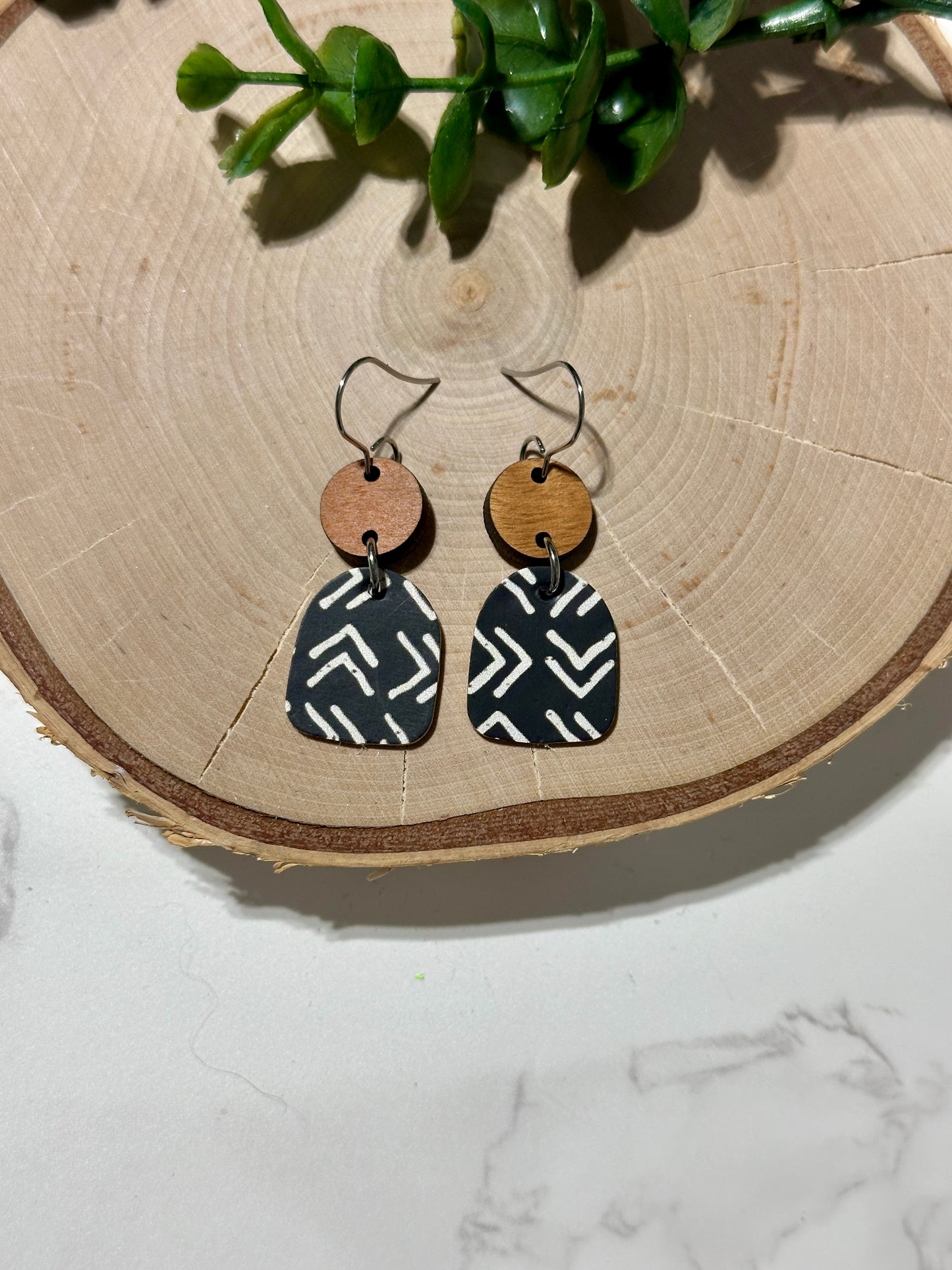 Mini Closed Arch/Connector Earrings - White Arrows on Black
