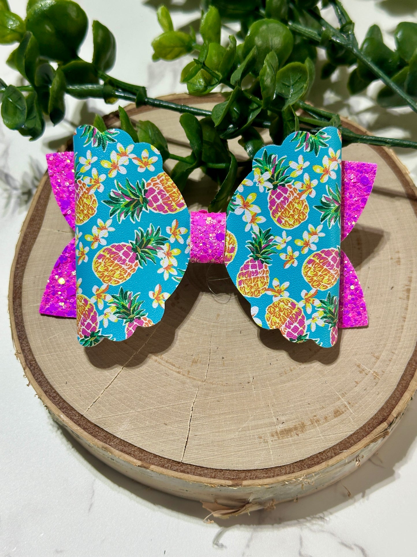 Bold Pineapples on Bright Pink Glitter Hairbow