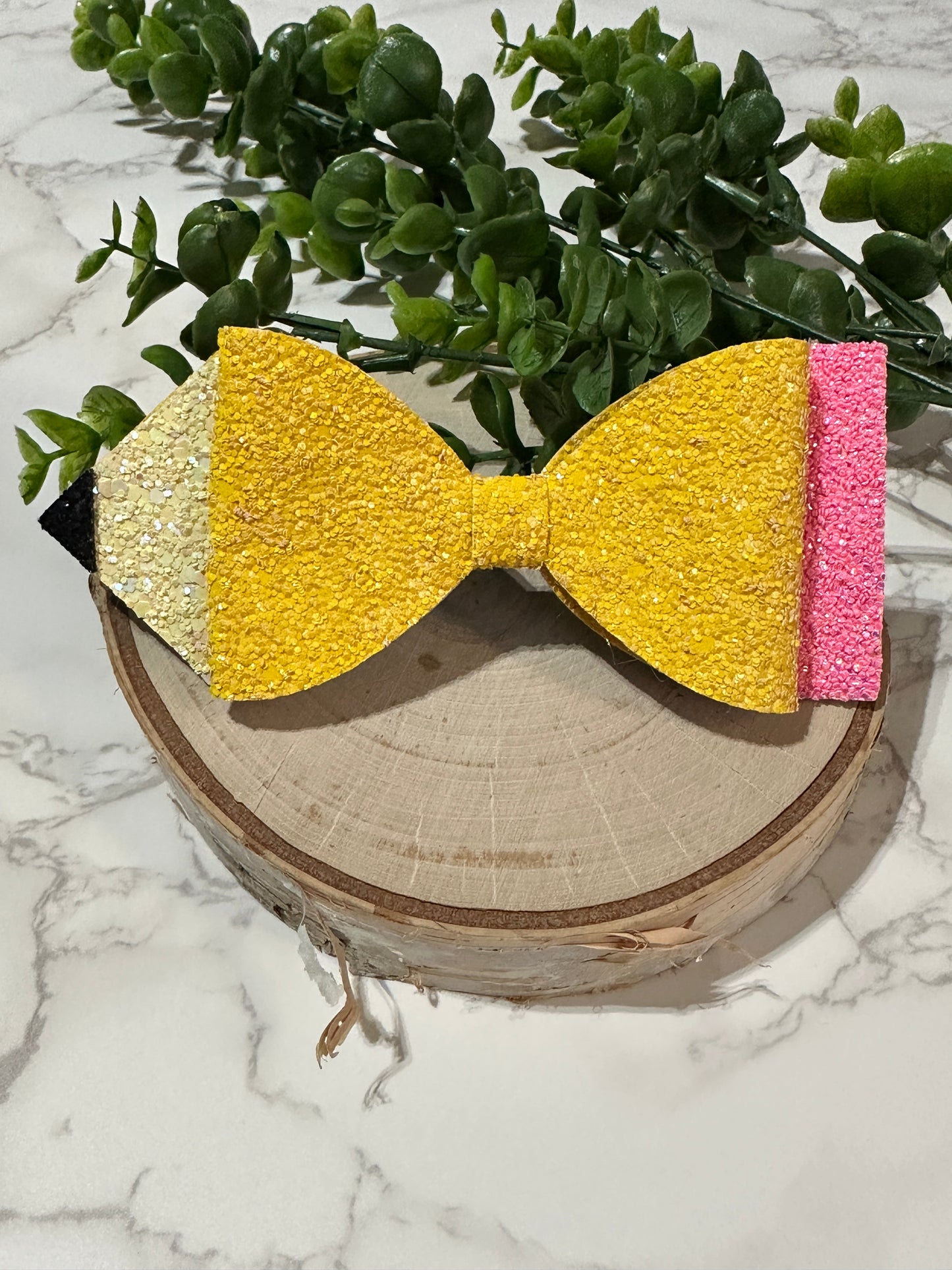 Large Pencil Shaped Hairbow