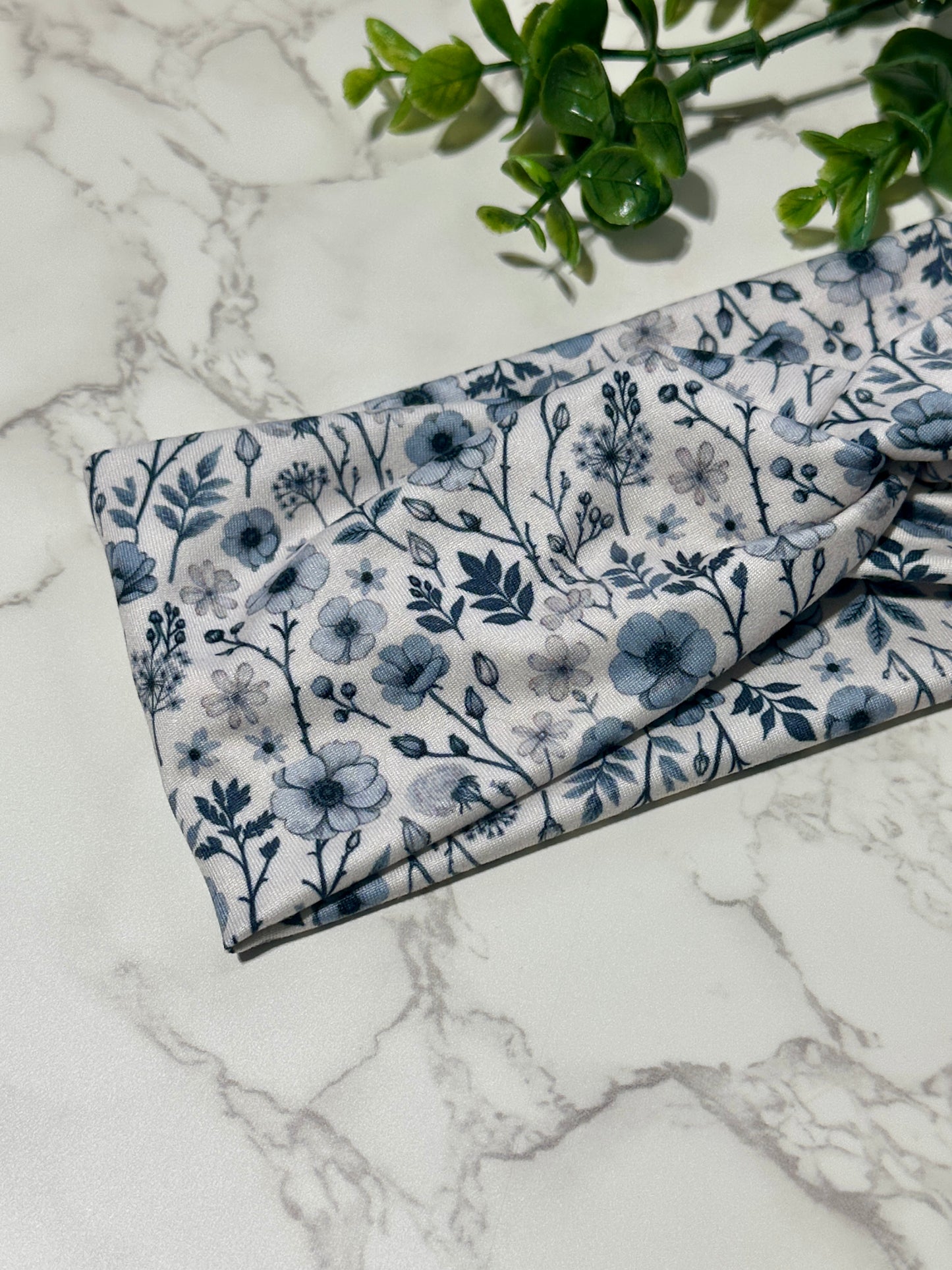 Elegant Navy Flowers Twist Headband