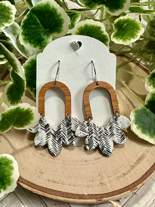 Half Flower/Wood Arch Earrings - Black Messy Dashes