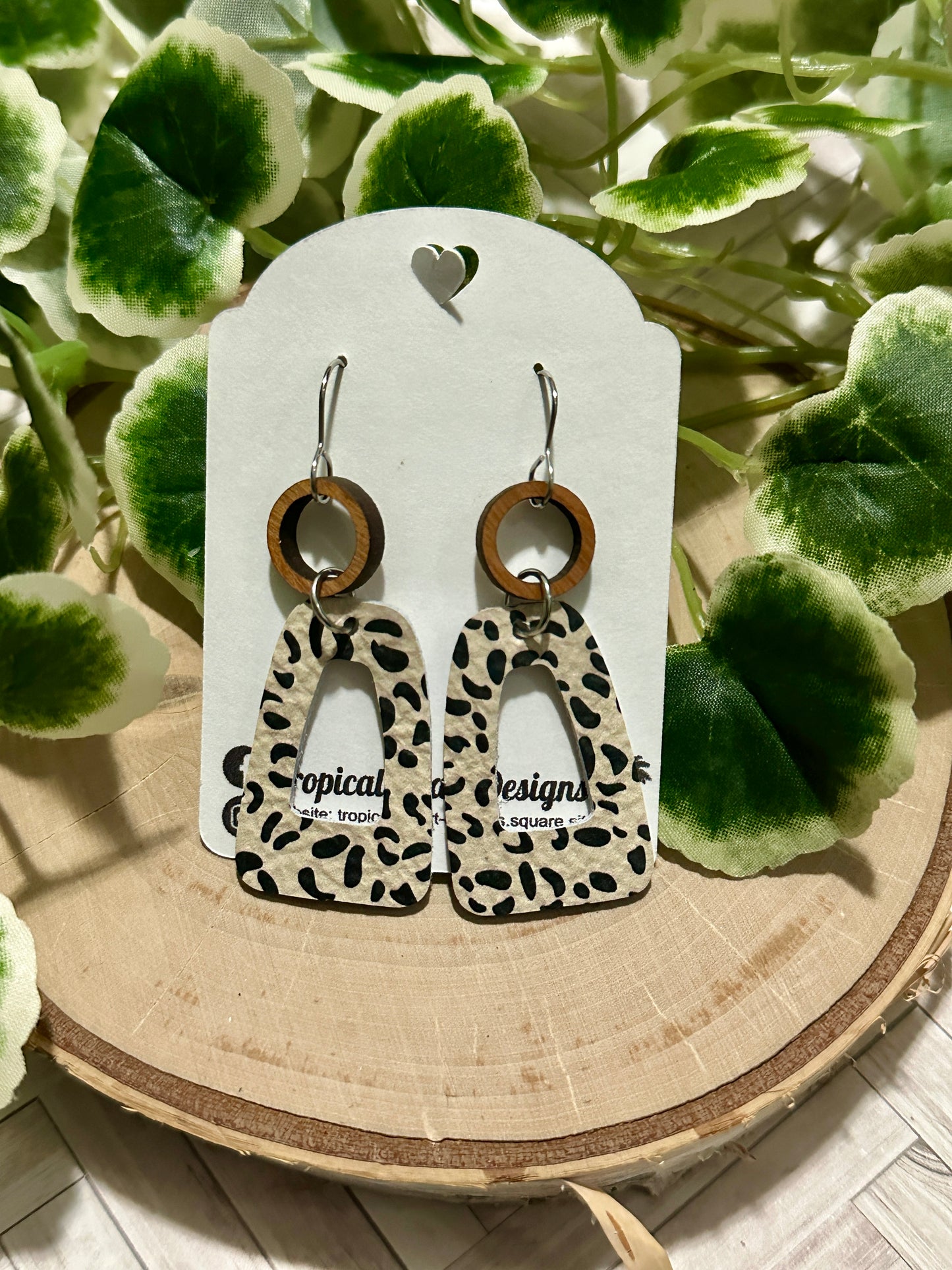 Open Wedge Earrings - Cream Leopard