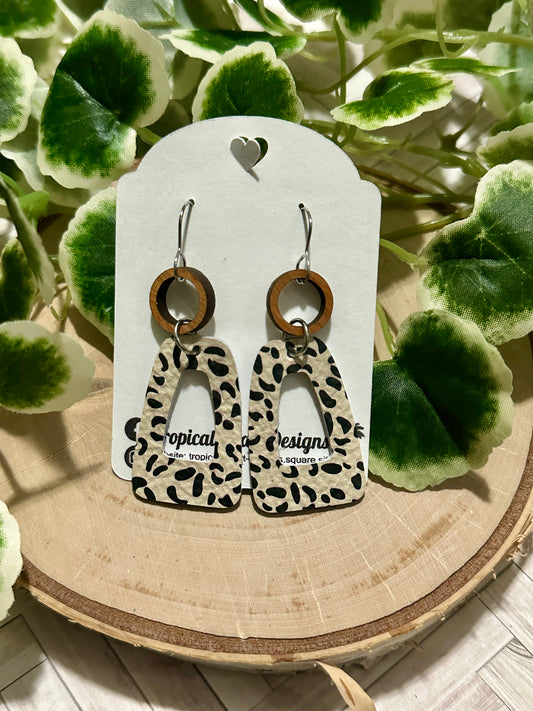 Open Wedge Earrings - Cream Leopard