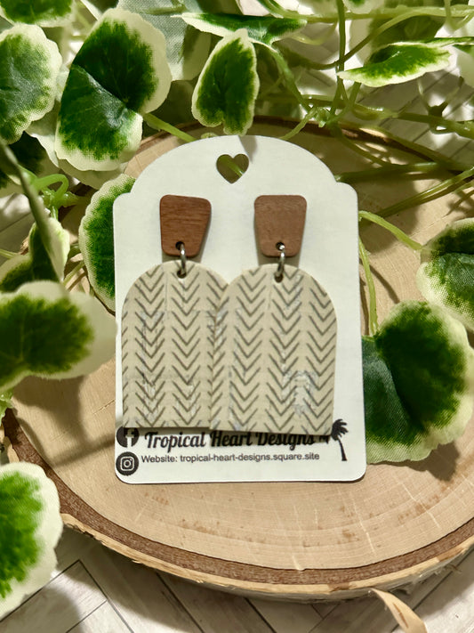 Closed Arch Earrings - Green Arrows