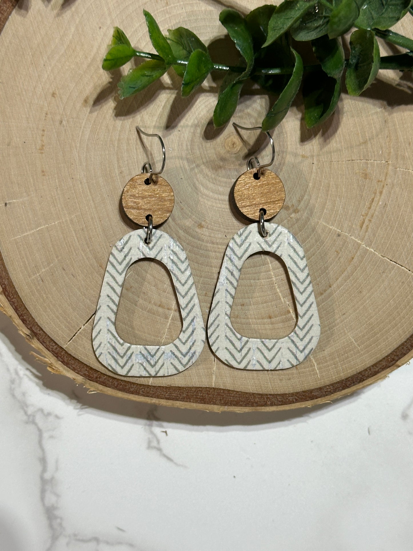 Open Rounded Triangle Earrings - Green Arrows