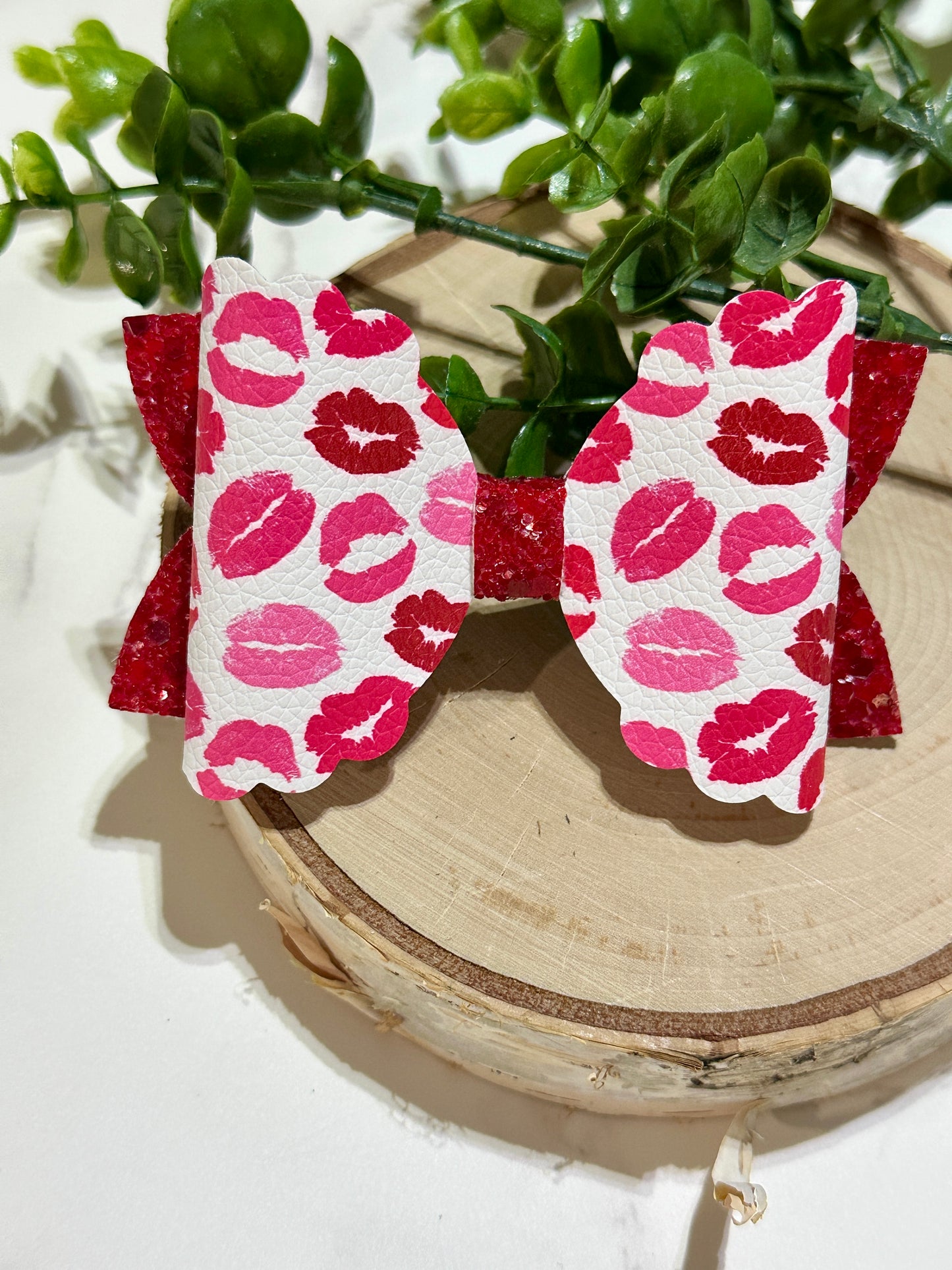 Lips/Kisses Hair Bow