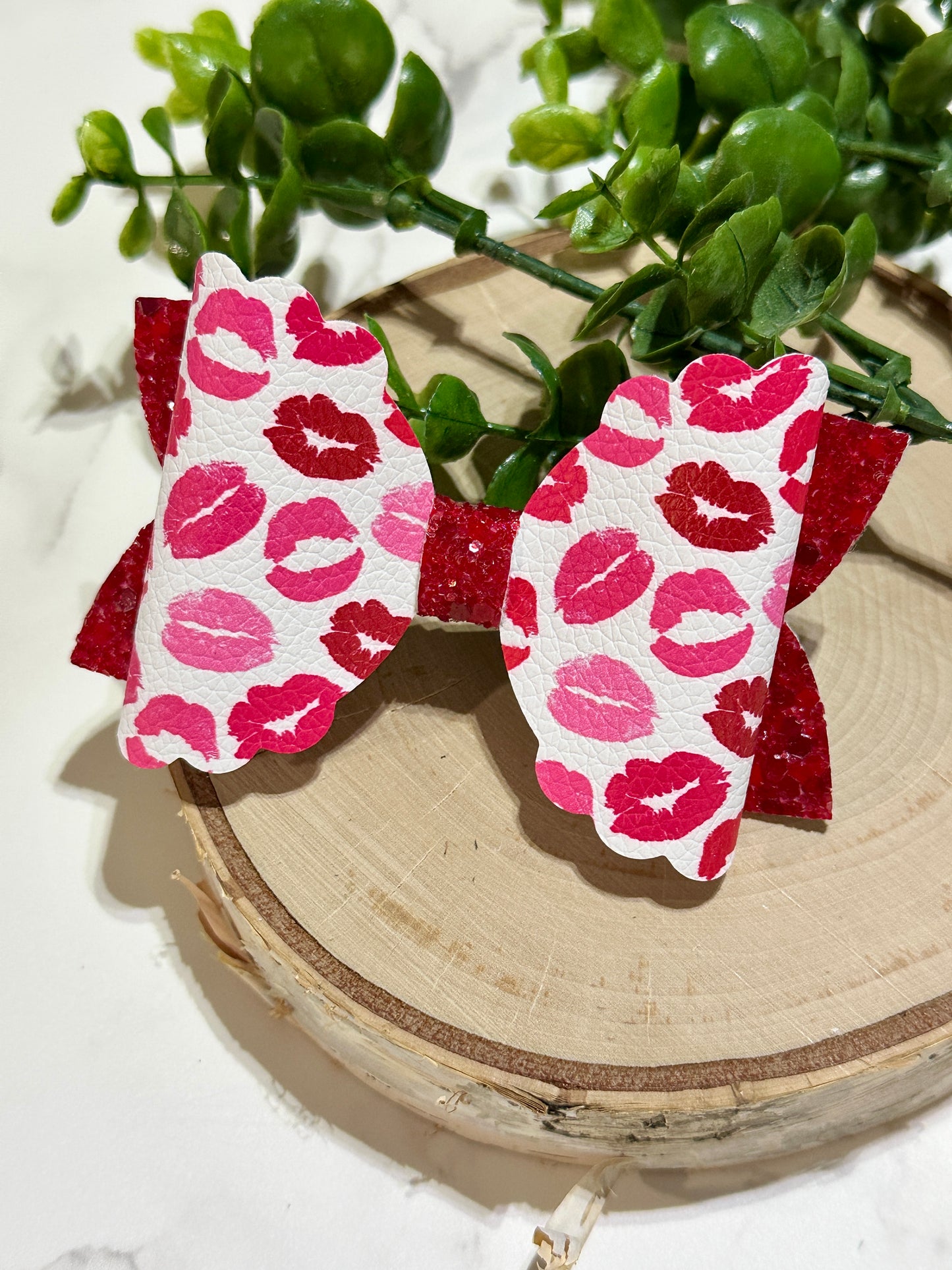 Lips/Kisses Hair Bow
