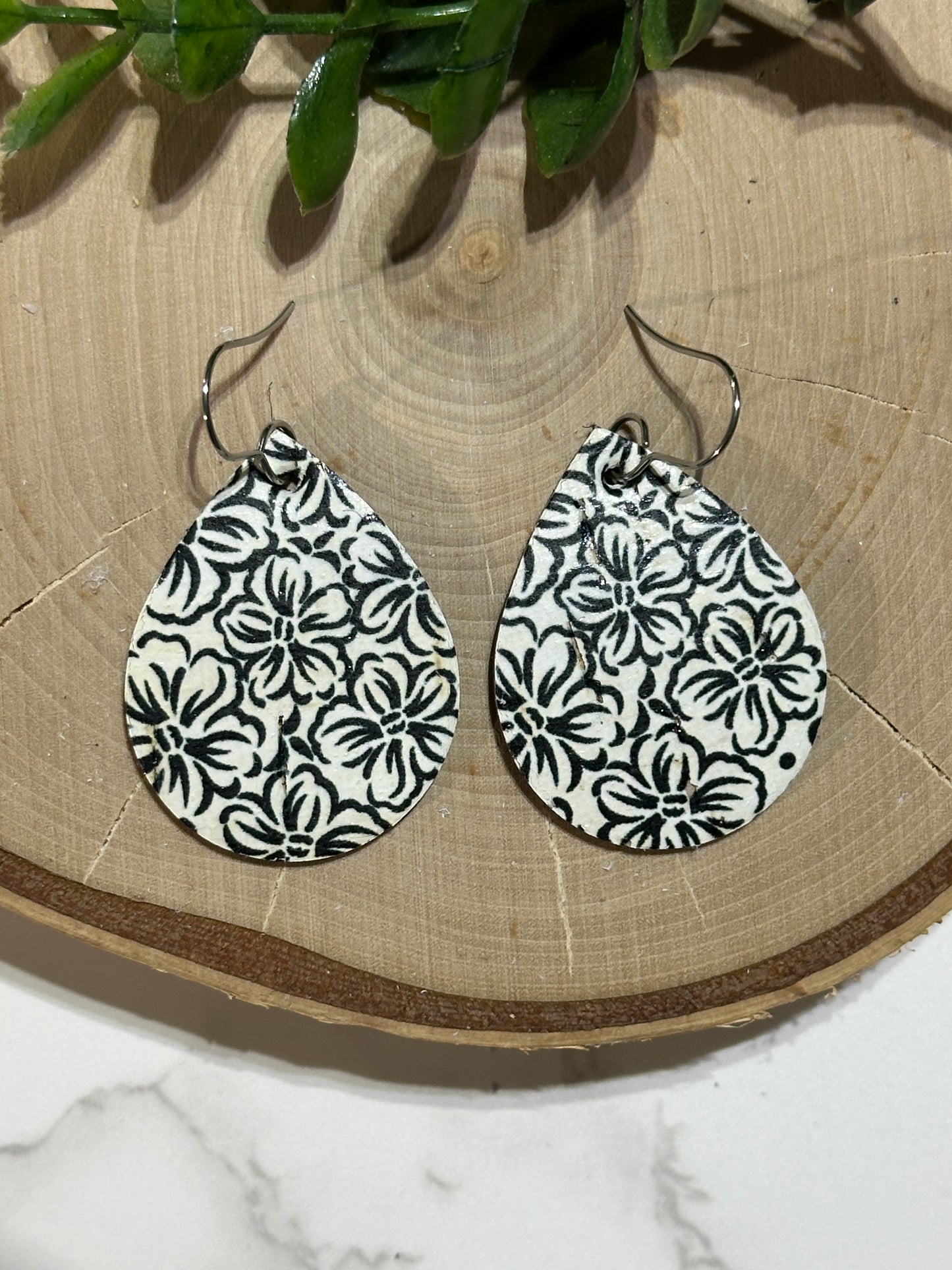Small Teardrop Earrings - Black/White Flowers