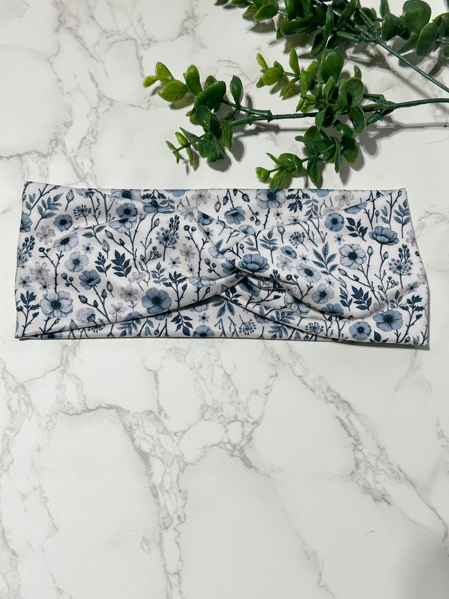 Elegant Navy Flowers Twist Headband