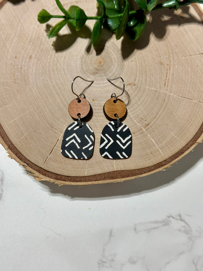 Mini Closed Arch/Connector Earrings - White Arrows on Black