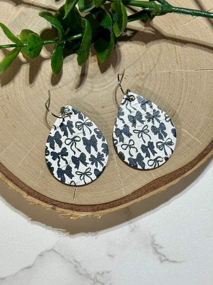 Small Teardrop Earrings - Black Coquette Bows