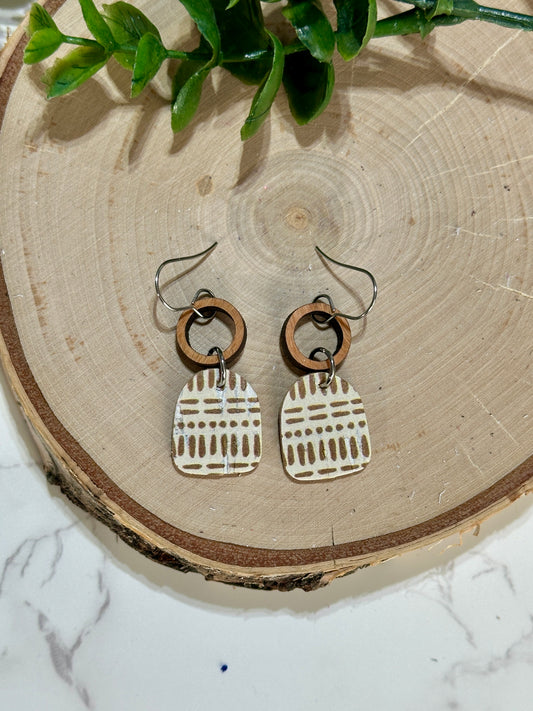 Mini Closed Arch Earrings - Neutral Beige Dashes