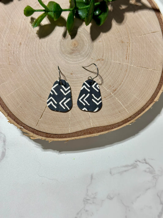 Mini Rounded Triangle Earrings - White Arrows on Black
