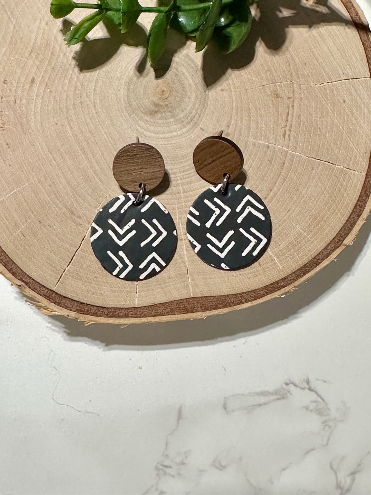 Small Circle/Connector Earrings - White Arrows on Black