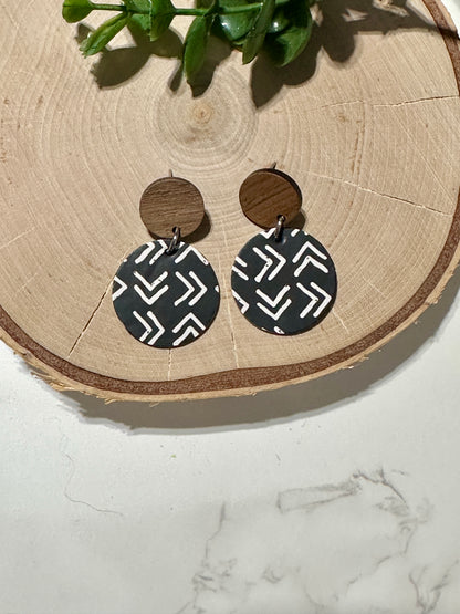 Small Circle/Connector Earrings - White Arrows on Black