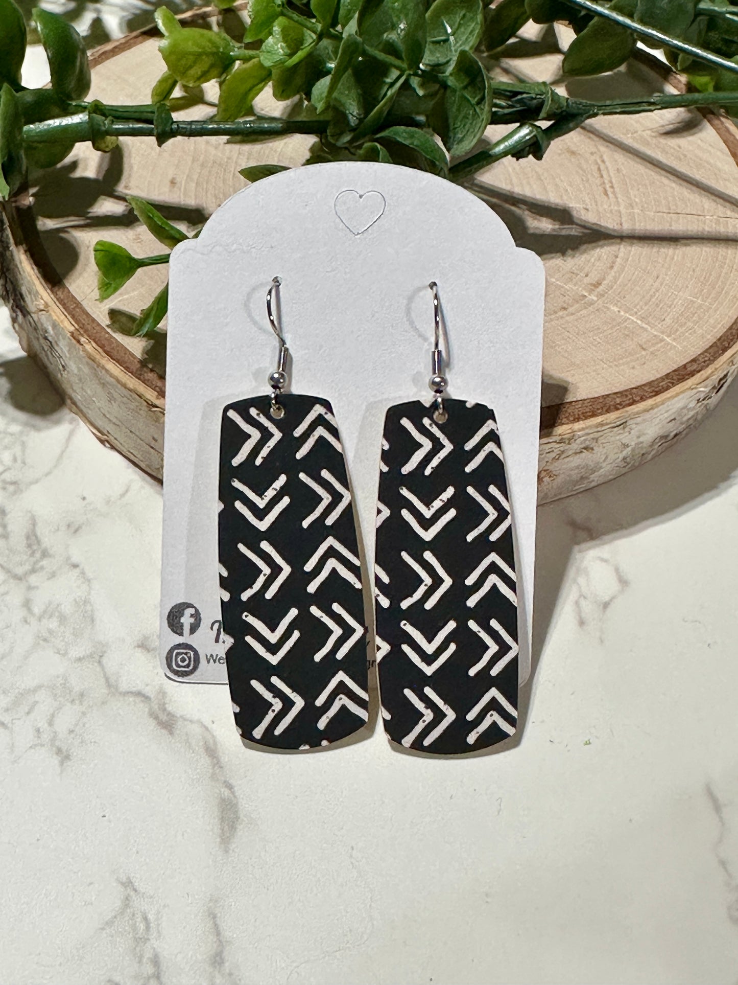 Bar Earrings - White Arrows on Black