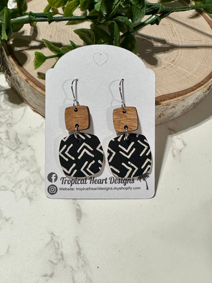 Mini Rounded Squares/Connector Earrings - White Arrows on Black