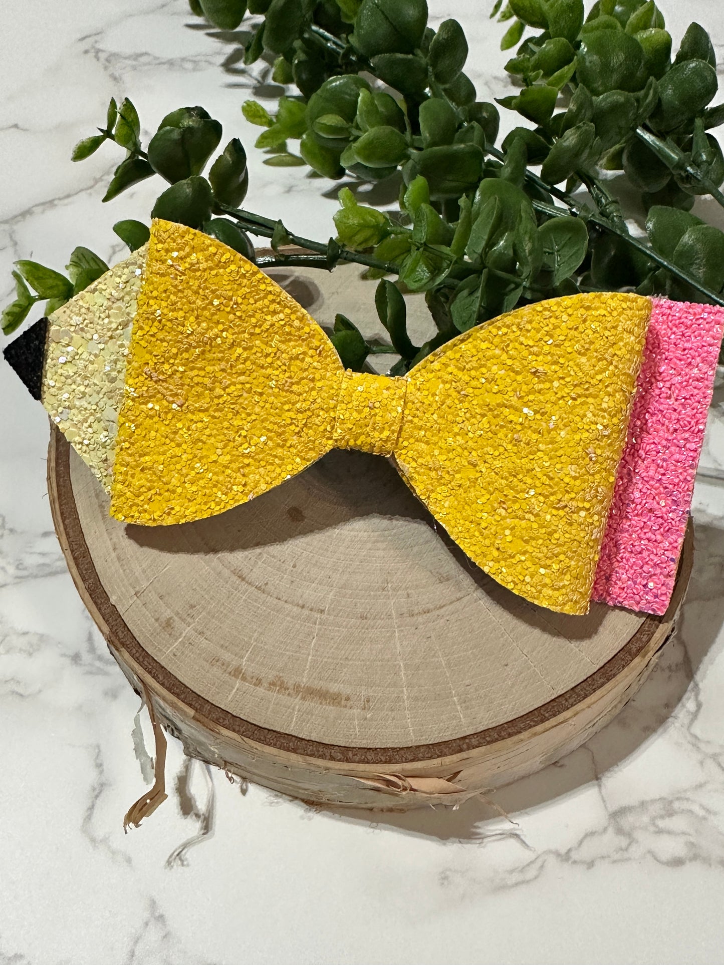 Large Pencil Shaped Hairbow